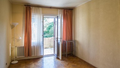 Pronájem nezařízeného bytu 1+1, 46 m2, ul. Na Petřinách, Praha 6