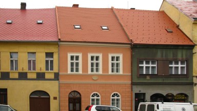 Prodej historického nájemního domu se 6 byty, zahradou, 453 m2, Náměstí Svobody 15, Jičín