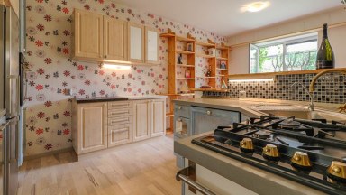 Prodej bytu 3+kk se zahradou, DV, 50m2 a 56m2 zahrada, ul. Ke Zvoničce 647/5, P-10 Kolovraty