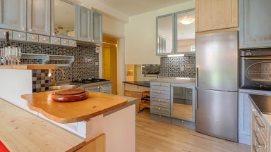 Prodej bytu 3+kk se zahradou, DV, 50m2 a 56m2 zahrada, ul. Ke Zvoničce 647/5, P-10 Kolovraty