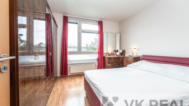 Prodej bytu 4+kk/B, OV, cca 92m2 vč. balkónu, ul. V Štíhlách 2051/4, P-4