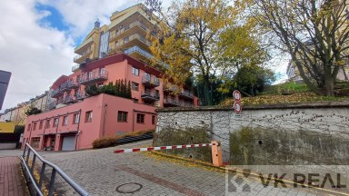 Pronájem GS, 16m2, ul. Zúžená 2400/1a, Praha 6 - Břevnov