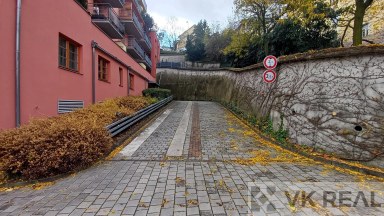 Pronájem GS, 16m2, ul. Zúžená 2400/1a, Praha 6 - Břevnov