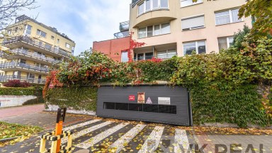 Prodej bytu 4+kk s terasou, lodžií a garáží, cca 158m2, OV, ul. Voskovcova 1130/34, P5 - Barrandov