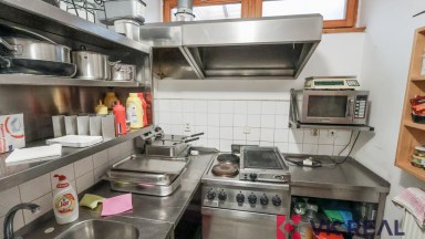 Prodej víceúčelové haly s pozemkem, Císařský ostrov, Praha 7 - Bubeneč