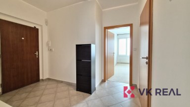 Pronájem bytu 2+kk/GS + sklep, 57m2, OV, Míšovická 455/10, P5 - Zličín