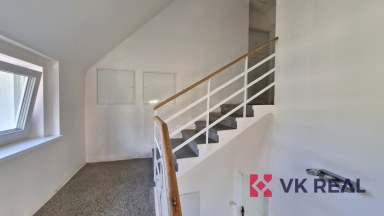 Pronájem bytu 1+kk, loft, 50m2, OV, Branická 904/157, Praha 4