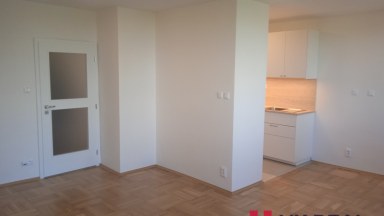 Pronájem bytu 3+1 s lodžií, 77 m², Praha 4 