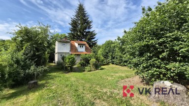 Prodej zděné chaty cca 70m2, vlastní pozemek 891m2, Pňovany, okr. Plzeň-sever