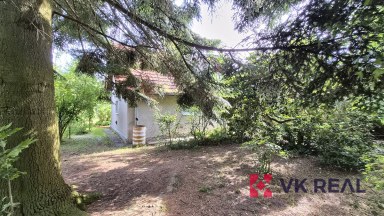 Prodej zděné chaty cca 70m2, vlastní pozemek 891m2, Pňovany, okr. Plzeň-sever