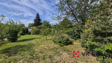 Prodej zděné chaty cca 70m2, vlastní pozemek 891m2, Pňovany, okr. Plzeň-sever