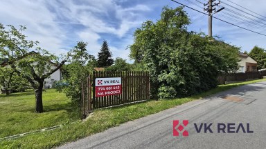 Prodej zděné chaty cca 70m2, vlastní pozemek 891m2, Pňovany, okr. Plzeň-sever