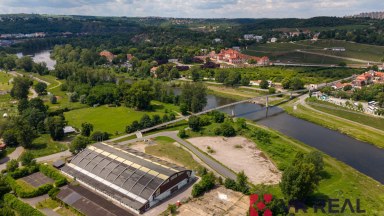 Prodej víceúčelové haly s pozemkem, Císařský ostrov, Praha 7 - Bubeneč