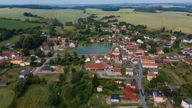 Prodej stavebního pozemku 891 m², zasíťovaného, s rekreační chatou v obci Pňovany, okr. Plzeň-sever