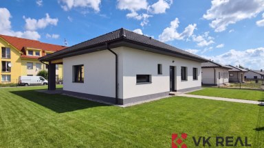 Novostavba rodinného domu 4+kk, pozemek 890m2, Úherce, okr. Plzeň-sever