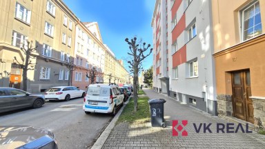 Pronájem bytu 1+kk s balkónem, 21 m² + 6 m², Plzeň – Bory, ul. Raisova