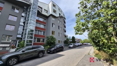 Pronájem bytu 2+kk, cca 70 m² s garážovým stáním, Praha 6 – Veleslavín, ul. Lužná