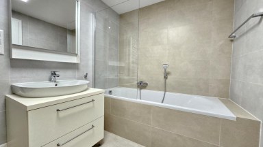 Pronájem bytu 2+kk, balkón, garážové stání, 2 sklepy, OV, cca 61m2, ul. U Borského parku, Plzeň