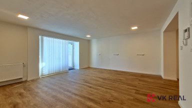 Pronájem nebytového / obchodního prostoru cca 75 m² – Praha 17, Řepy, ul. Na Moklině