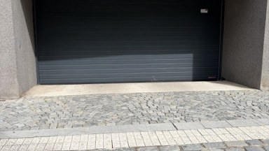 Pronájem garážového stání, 12 m2, ul. Pod Kavalírkou 1322/26, Praha 5 - Košíře
