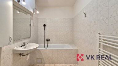 Pronájem bytu 2+kk (cca 70m2) s terasou (cca 30 m²), ul. Kodymova, Praha 13