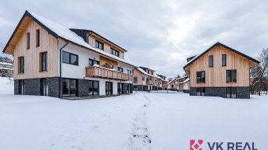 Prodej bytu 3+kk/B, cca 53m² + 5m², Lipno, Černá v Pošumaví, 50m od vody