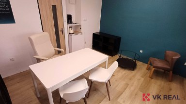 Pronájem kanceláře/obchodu/dílny 20m2, Bělohorská 121, Praha 6 - Břevnov