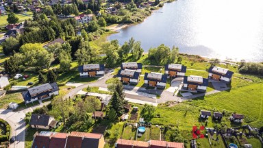 Prodej bytu 3+kk/předzahrádka, cca 54m² + 107m², Lipno, Černá v Pošumaví, 50m od vody