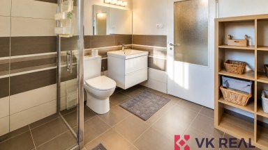 Pronájem bytu 1+1 s terasou, cca 40m2, ul. Nad Octárnou, P-6 Střešovice