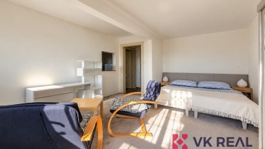 Pronájem bytu 1+1 s terasou, cca 40m2, ul. Nad Octárnou, P-6 Střešovice