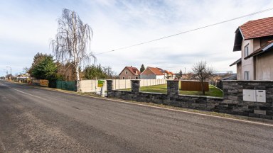 Prodej zasíťovaného stavebního pozemku, OV, 1542m2, obec Blatno u Podbořan, okr. Louny