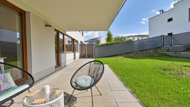 Prodej atypického bytu 3+kk s předzahrádkou a GS - 88 m2/133 m2 - V Edenu, Mníšek pod Brdy