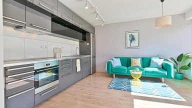 Prodej atypického bytu 3+kk s předzahrádkou a GS - 88 m2/133 m2 - V Edenu, Mníšek pod Brdy