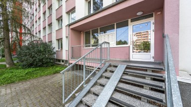 Prodej bytu 2+kk, 41 m2, OV, Na růžovém poli 2566, Kladno - Kročehlavy