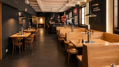 Přenechání pronájmu zavedené restaurace, 497 m2, Československé Armády 24, Praha 6 