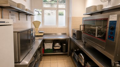 Přenechání pronájmu zavedené restaurace, 497 m2, Československé Armády 24, Praha 6 