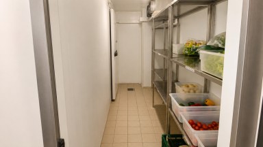 Přenechání pronájmu zavedené restaurace, 497 m2, Československé Armády 24, Praha 6 