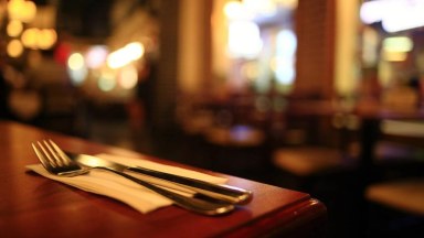 Postoupení pronájmu prostor restaurace, kategorie 350 - 500 m2, exponované obchodní místo v Praze 6.