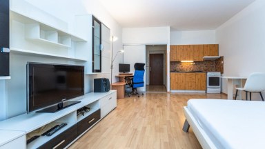 Pronájem bytu 1+kk, DV, cca 28m2, ul. Školská 1333, Hostivice