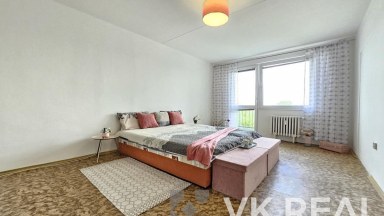 Prodej bytu 2+1 se dvěma lodžiemi a sklepem, OV, cca 81m2, ul. Lonkova 465, Pardubice