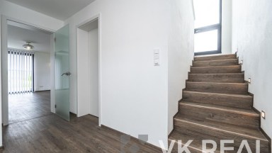 Pronájem RD 4+kk+pracovna a 2xšatna, cca 200m2, pozemek cca 500m2, Kyšice u Plzně