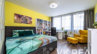 Prodej bytu 3+kk/L, sklep, garáž, OV, cca 100m2 vč. lodžie a sklepa, ul. Sokolovská 1019/312a, P-9