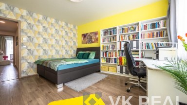 Prodej bytu 3+kk/L, sklep, garáž, OV, cca 100m2 vč. lodžie a sklepa, ul. Sokolovská 1019/312a, P-9