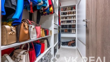 Prodej bytu 3+kk/L, sklep, garáž, OV, cca 100m2 vč. lodžie a sklepa, ul. Sokolovská 1019/312a, P-9