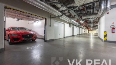 Prodej bytu 3+kk/L, sklep, garáž, OV, cca 100m2 vč. lodžie a sklepa, ul. Sokolovská 1019/312a, P-9