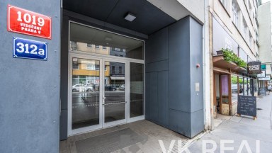 Prodej bytu 3+kk/L, sklep, garáž, OV, cca 100m2 vč. lodžie a sklepa, ul. Sokolovská 1019/312a, P-9