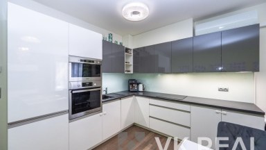 Prodej bytu 3+kk/L, sklep, garáž, OV, cca 100m2 vč. lodžie a sklepa, ul. Sokolovská 1019/312a, P-9