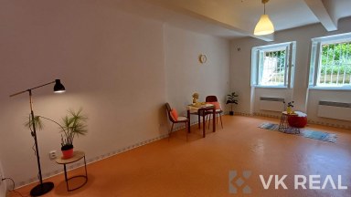 Prodej nebytového prostoru 1+kk, 32 m2, OV, ulice N. A. Někrasova 650/4, Praha 6 - Bubeneč