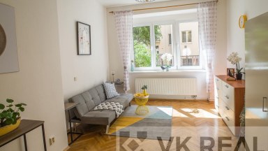 Prodej družtevního bytu 1+1 (32 m2), Terronská 959/63, Praha 6