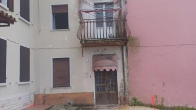 Prodej rustikálního domu v Lazise s výhledem na jezero Grada